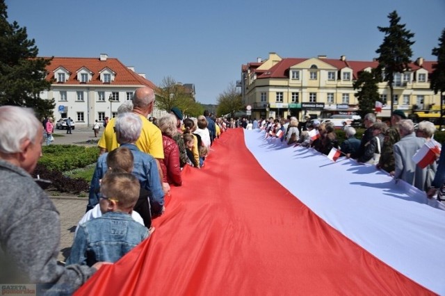 Tak wyglądał w 2022 roku we Włocławku pochód 1 maja, Dzień Flagi oraz Narodowe Święto Niepodległości 3 Maja.