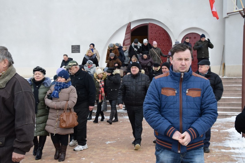 Ostatnia droga ks. kanonika Mariana Wysockiego. Spoczął na cmentarzu w Hołodolinie (zdjęcia)   