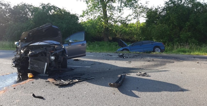 Wypadek dwóch pojazdów w Cieślach (FOTO)      