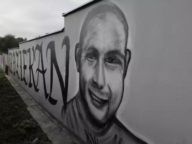 Graffiti upamiętniające Dariusza D. ps. Dziekan