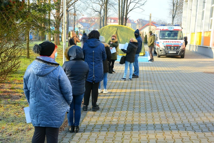 Badania przesiewowe pośród nauczycieli są wykonywane za...