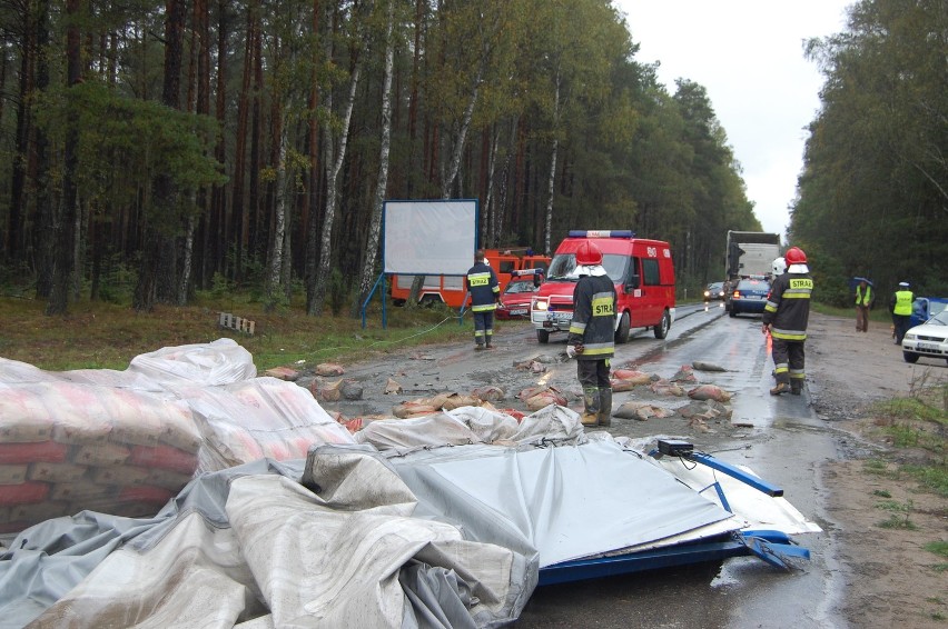 Kościerzyna- Chojnice: Szynobus zderzył się z ciężarówką. Maszynista nie żyje