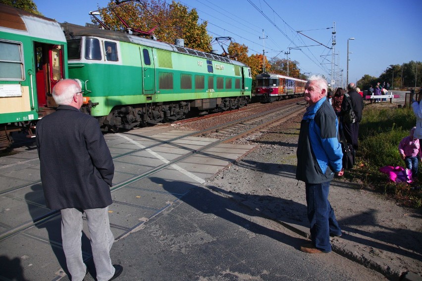 Palędzie: Dwa pociągi jechały na czołowe zderzenie