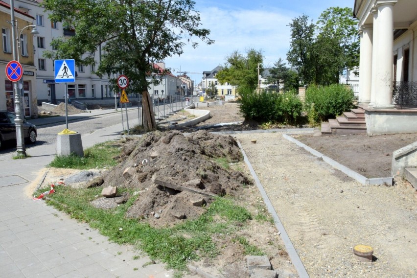 Ulica Bodzentyńska w Kielcach się zmienia. Będzie nie do poznania. Powstaje tu fontanna i mnóstwo zieleni. Zobacz zdjęcia
