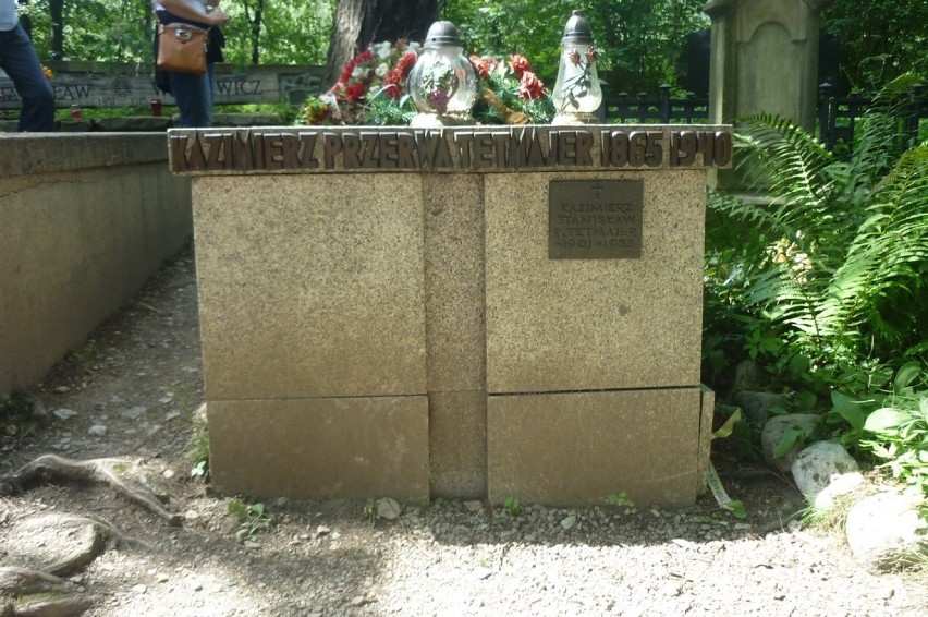 Zakopane: Którzy sławni Polacy spoczywają na cmentarzu zasłużonych?
