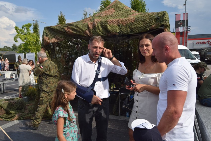 Piknik Wojskowy w Kościerzynie 15.08.2022. Zobacz, jak mieszkańcy i turyści uczcili Święto Wojska Polskiego ZDJĘCIA