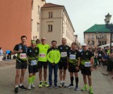 Zawodnicy Witaru Tarnobrzeg na Cracovia Maraton w Krakowie. Jak im poszło? Zobacz zdjęcia