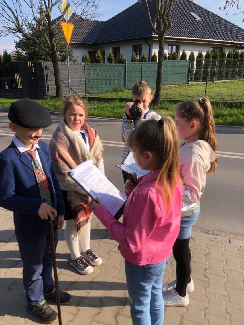 Uczniowie z Kaźmierza już uczcili święta majowe