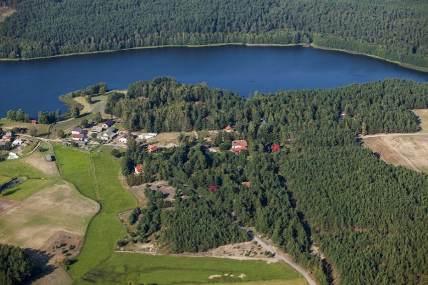 Schodno to jedna z najmniejszych miejscowości na terenie gminy Dziemiany. Zobacz, jak tam pięknie