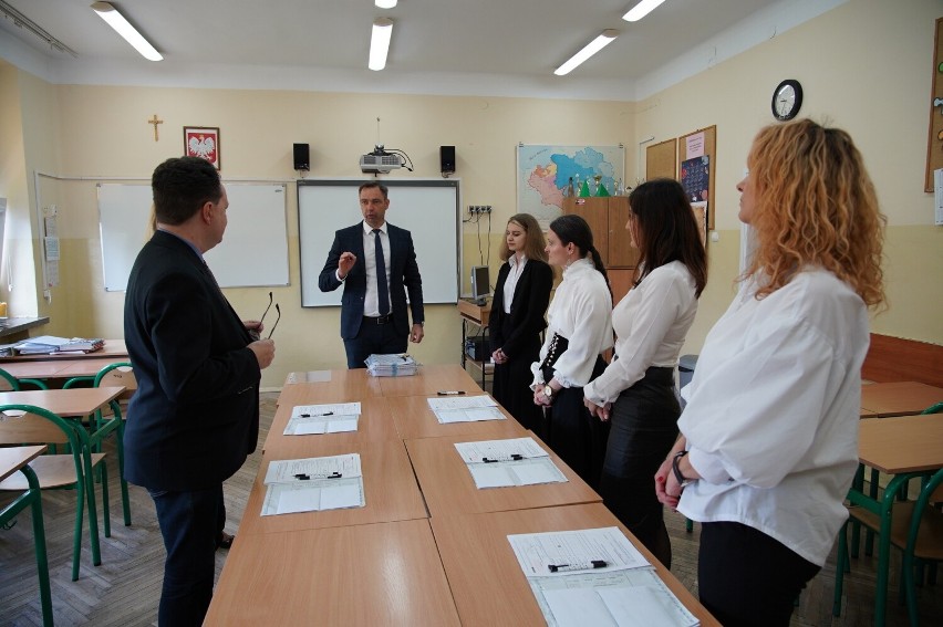 Jakub Pieron, dyrektor Szkoły Podstawowej numer 12 imienia...