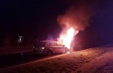 Poranna kolizja i pożar samochodu w Kąsinowie. Interweniowali strażacy