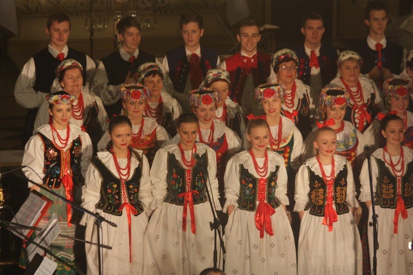 Zespół Pieśni i Tańca Ziemia Kroczycka w Sanktuarium Matki Bożej Leśniowskiej w Żarkach-Leśniowie
