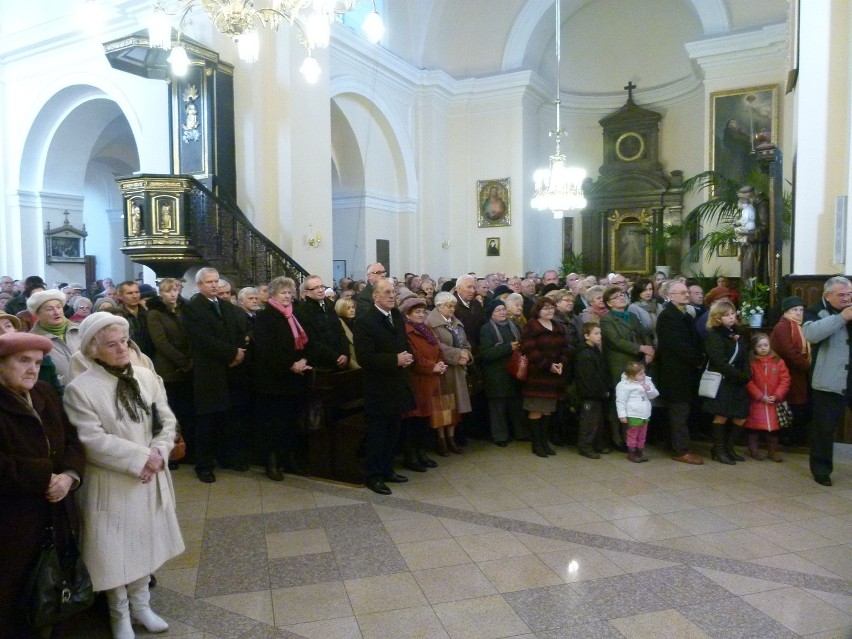 Tomaszów Maz. Tłumy wiernych przywitały nowego proboszcza parafii św. Antoniego