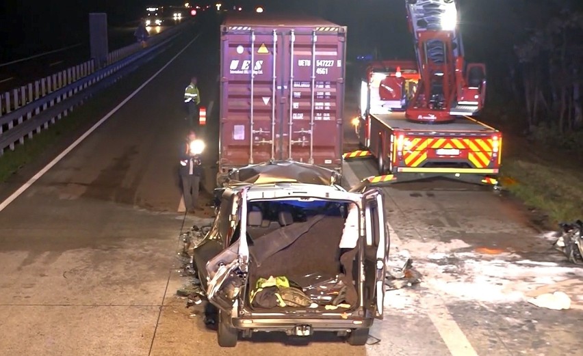 Wypadek polskiego busa na autostradzie A1 w Niemczech. Jest...