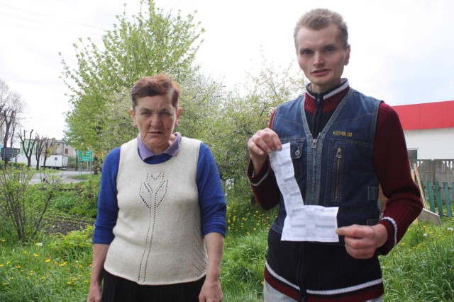 Mieszkający w Zawierciu Teresa Dziub i Grzegorz Małota stali się ofiarami nieuczciwych akwizytorów.