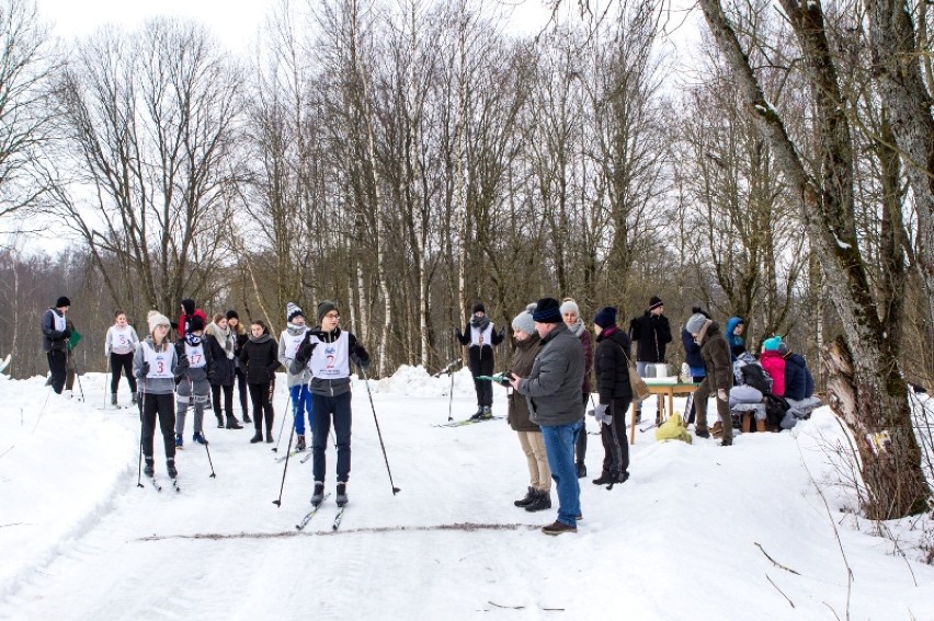 Uczniowie z Przerośli w narciarstwie biegowym okazali się lepsi (zdjęcia)