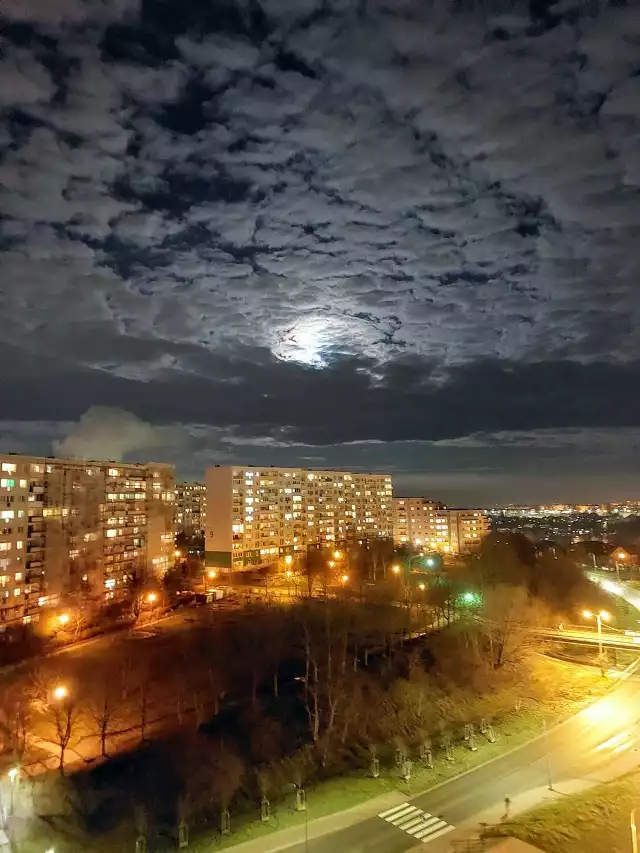 Pełnia księżyca na Pomorzu uchwycona w aparacie czytelników Dziennika Bałtyckiego