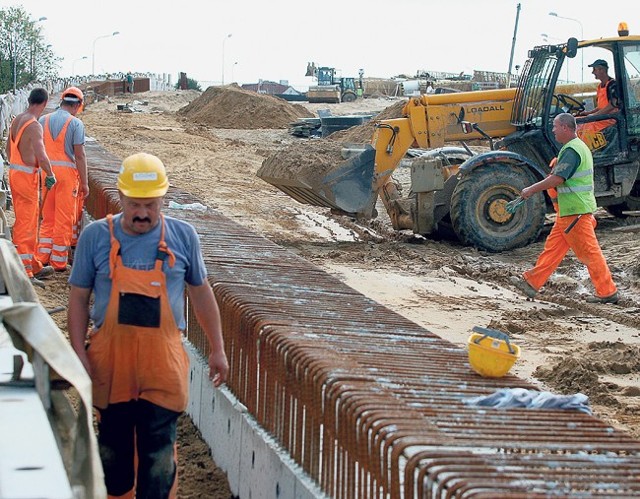 Rząd da mniej pieniędzy, chce też większego udziału samorządów w kosztach