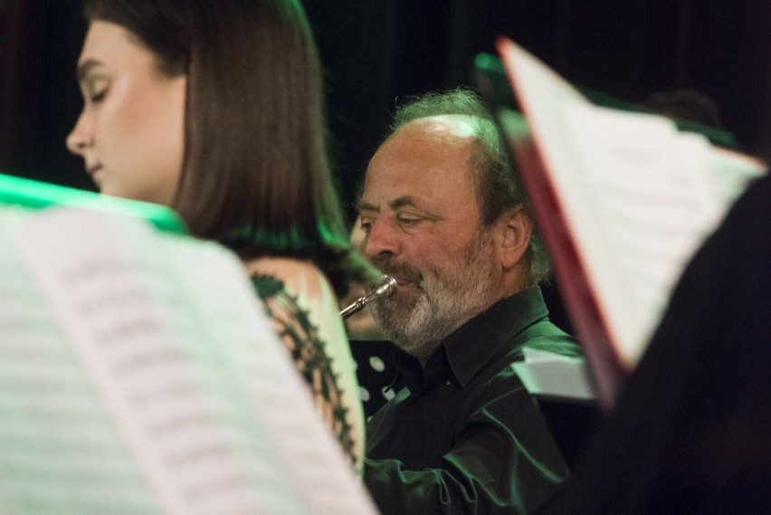 Et in Terra Pax. Miejska Orkiestra Stary Sącz na Jesiennym Festiwalu Teatralnym [ZDJĘCIA]