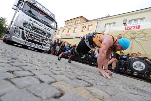 Tak było na ubiegłorocznym Pucharze Narodów. W sobotę zobaczymy na Rynku Kościuszki w Białymstoku Mistrzostwa Europy Strongmenów do 105 kg