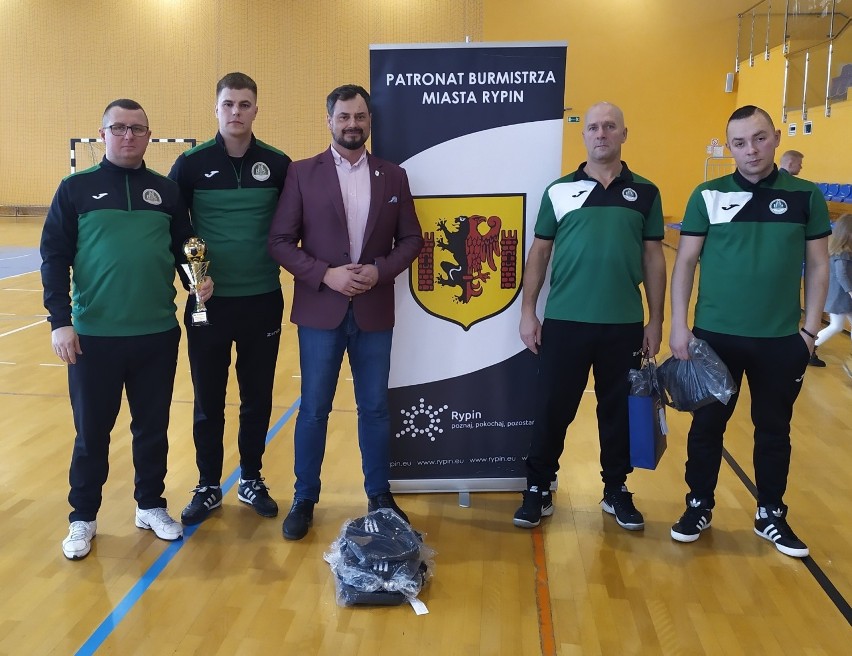 Piłkarska ekipa z Brodnicy - na podium sportowego turnieju w Rypinie