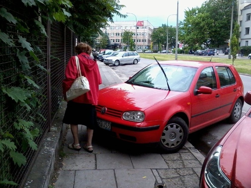 Kraków: Mistrzowie parkowania znowu w akcji [NOWE...