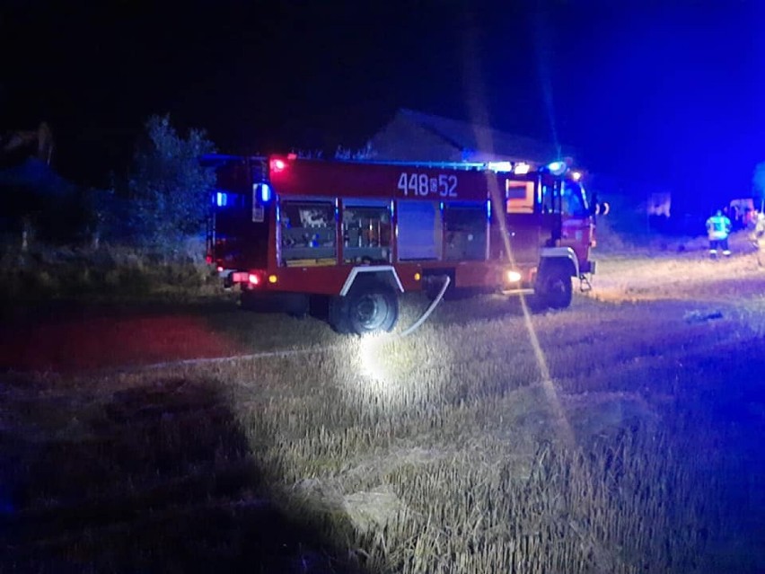 Dwa samochody spłonęły w Okoninie pod Grudziądzem