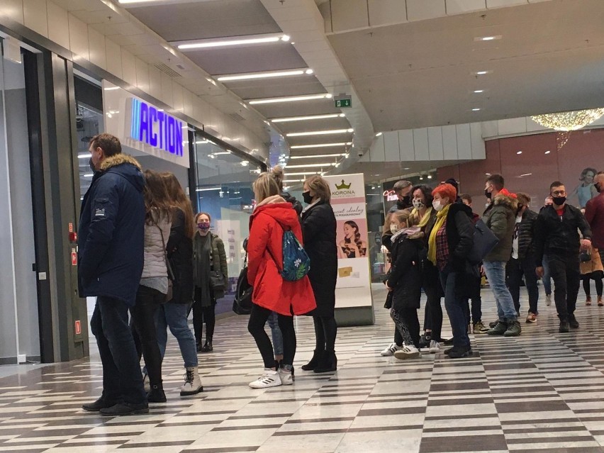 W piątkowe popołudnie i wieczór Galeria Korona w Kielcach...