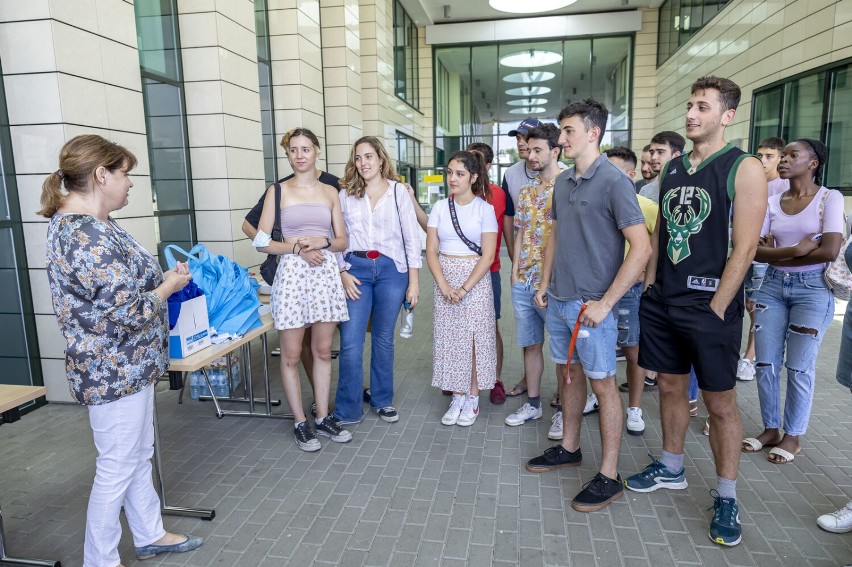 Politechnika Rzeszowska żegna 28 studentów z zagranicy. Na jakich wydziałach studiowało najwięcej obcokrajowców?