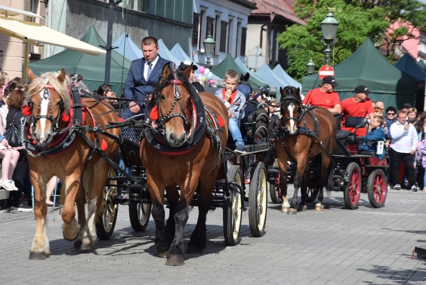 Parada konna na pszczyńskim rynku