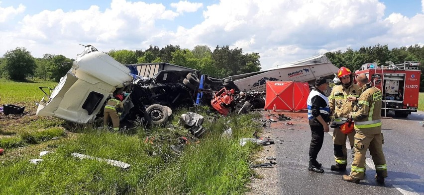 Tragedia pod Warszawą. Zderzenie dwóch ciężarówek na DK50....