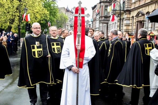 Niedzielna procesja i msza