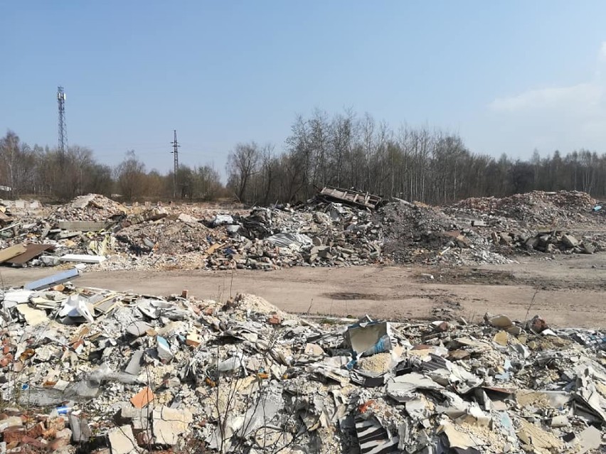 Pierwsze zdjęcia prezentują obecny stan Józefowa, a kolejne...