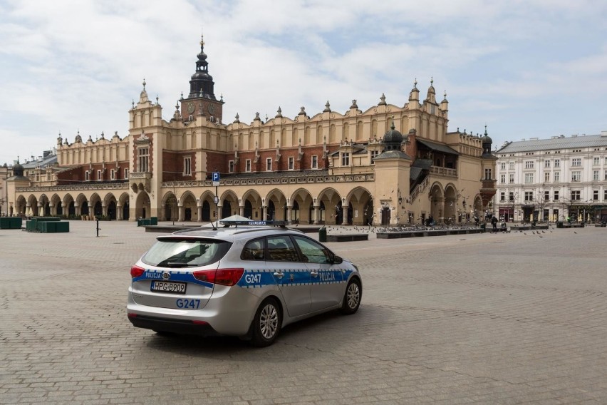 Kraków. Krakowscy policjanci wystąpili do Sanepidu o ponad 140 tys. zł kar