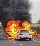 Na obwodnicy Inowrocławia spłonęło BMW [zdjęcia, wideo]