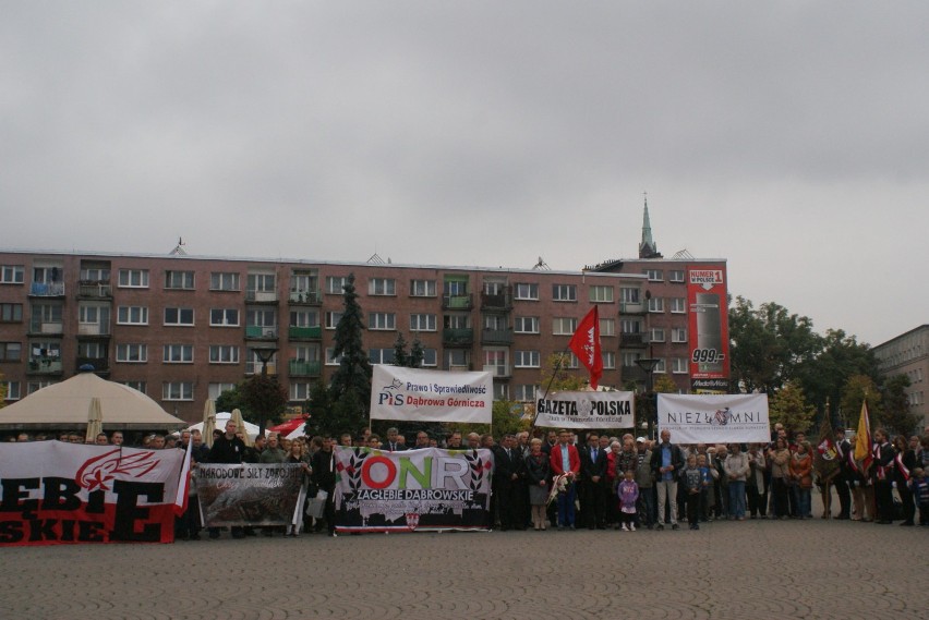 Tak wyglądało nadanie rondu w centrum nazwy Żołnierzy...