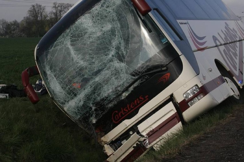 Legnicka prokuratura oskarża kierowcę szwedzkiego autokaru po wypadku na A4