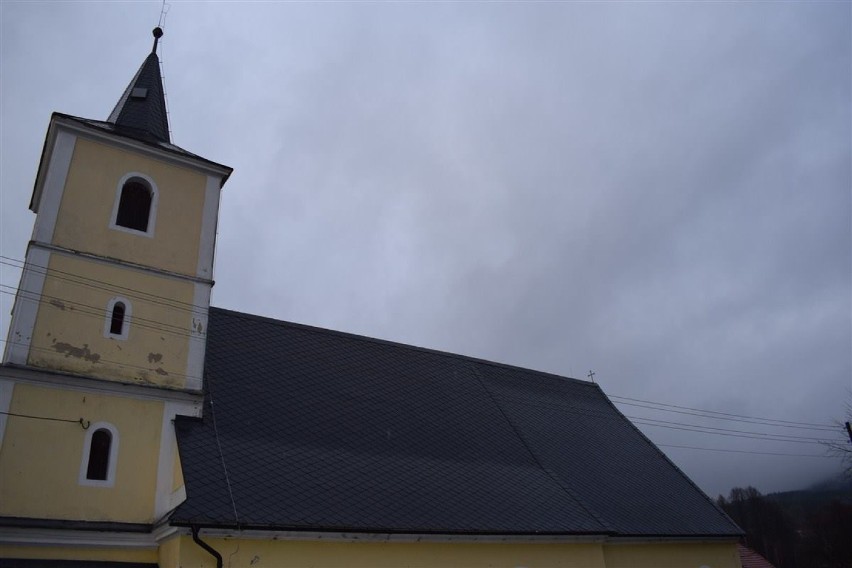 Koniec remontu dachu kościoła w Droszkowie (ZDJĘCIA)