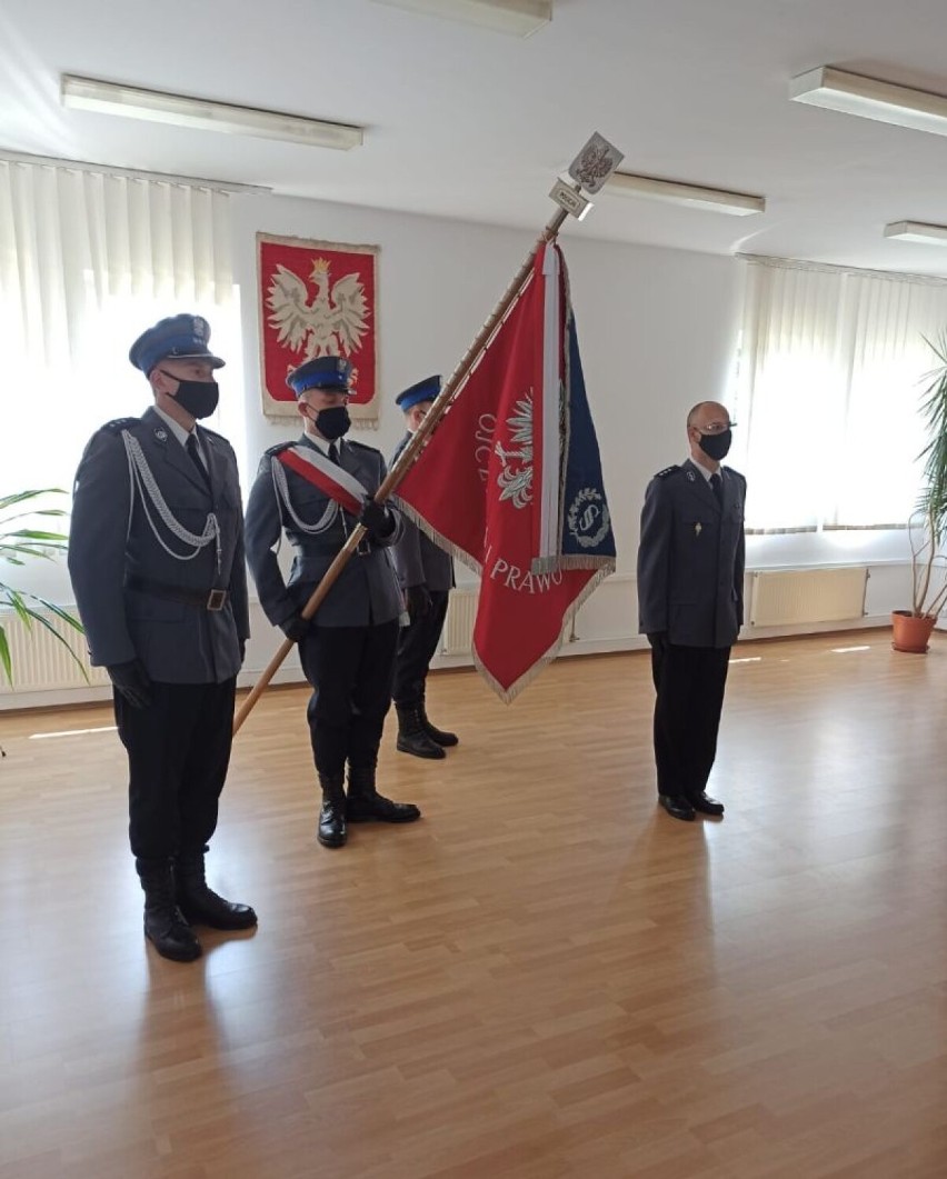 Głogowska policja ma nowych funkcjonariuszy. Służbę rozpoczną dwie policjantki i policjant