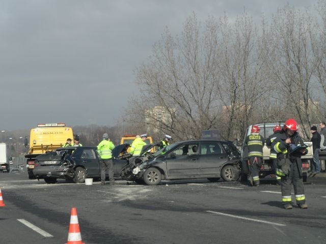 Wypadek na Drogowej Trasie Średnicowej na pograniczu Chorzowa i Świętochłowic