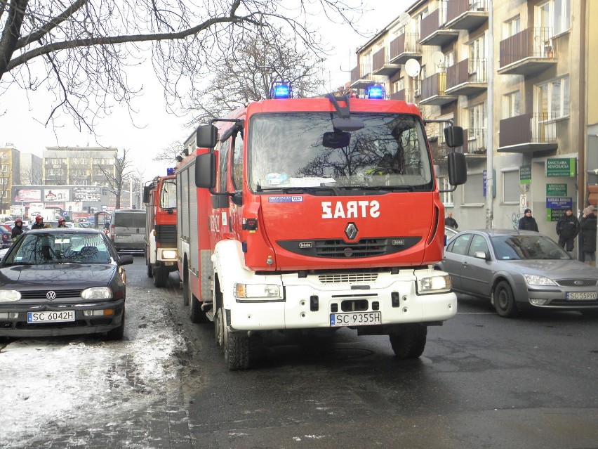 Alarm bombowy. Zamknięta ul. Dąbrowskiego [ZDJĘCIA]