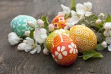 Jak pomalować jajka na Wielkanoc? Sposoby na pisanki, jak je zrobić - zobacz nasze porady. Wielkanoc 2022