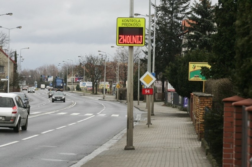 Przykład wykorzystania tablicy świetlnej na drodze