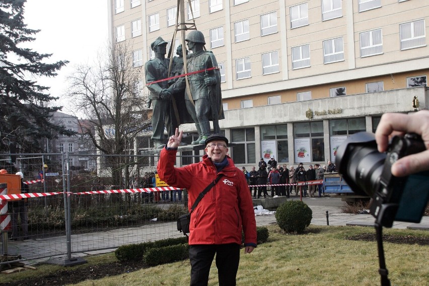 Demontaż pomnika Braterstwa Broni w Legnicy, to już pięć lat minęło, zobaczcie zdjęcia