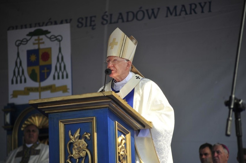 Abp Jędraszewski zwolnił pięć matek z dziećmi. "Módlcie się za nas i księdza arcybiskupa" 20 09 [AKTUALIZACJA]