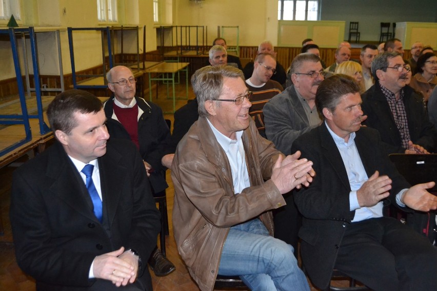 Parlamentarzyści PiS spotkali się z wyborcami w Domu Parafialnym