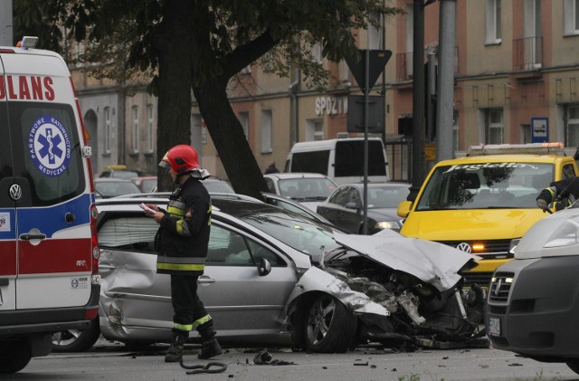 Wypadek na skrzyżowaniu Al. Kopernika z aleją 3 Maja