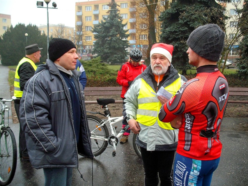 Nowy rok na rowerze. Pilscy cykliści wznieśli toast na Płotkach