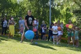 Dominikowice. Piknik na Łysuli sprowadził całe rodziny. Dzieciom nie przeszkadzał nawet lejący się z nieba żar [ZDJĘCIA]