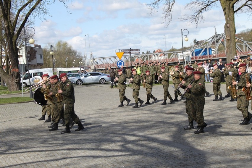 Wojskowe obchody w Krośnie Odrzańskim [zdjęcia]